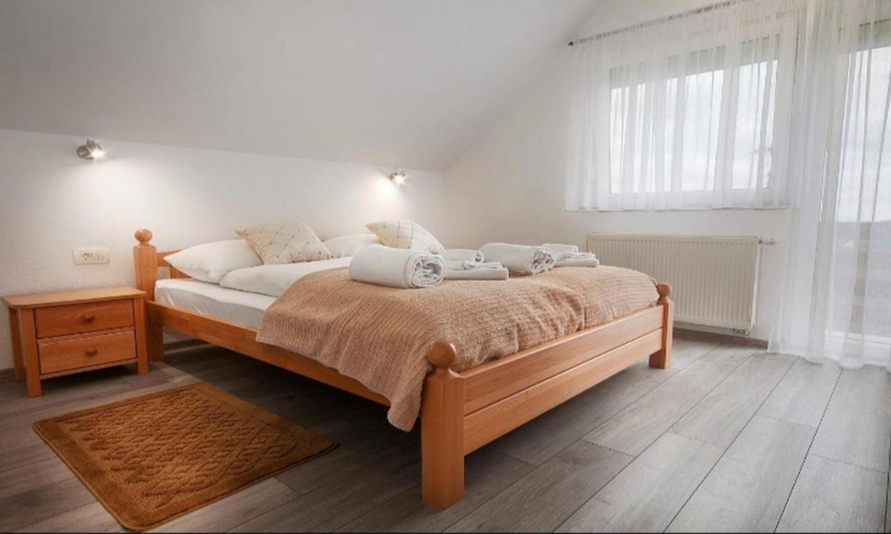 Apartment Josipa Seliste Dreznicko Eksteriør billede