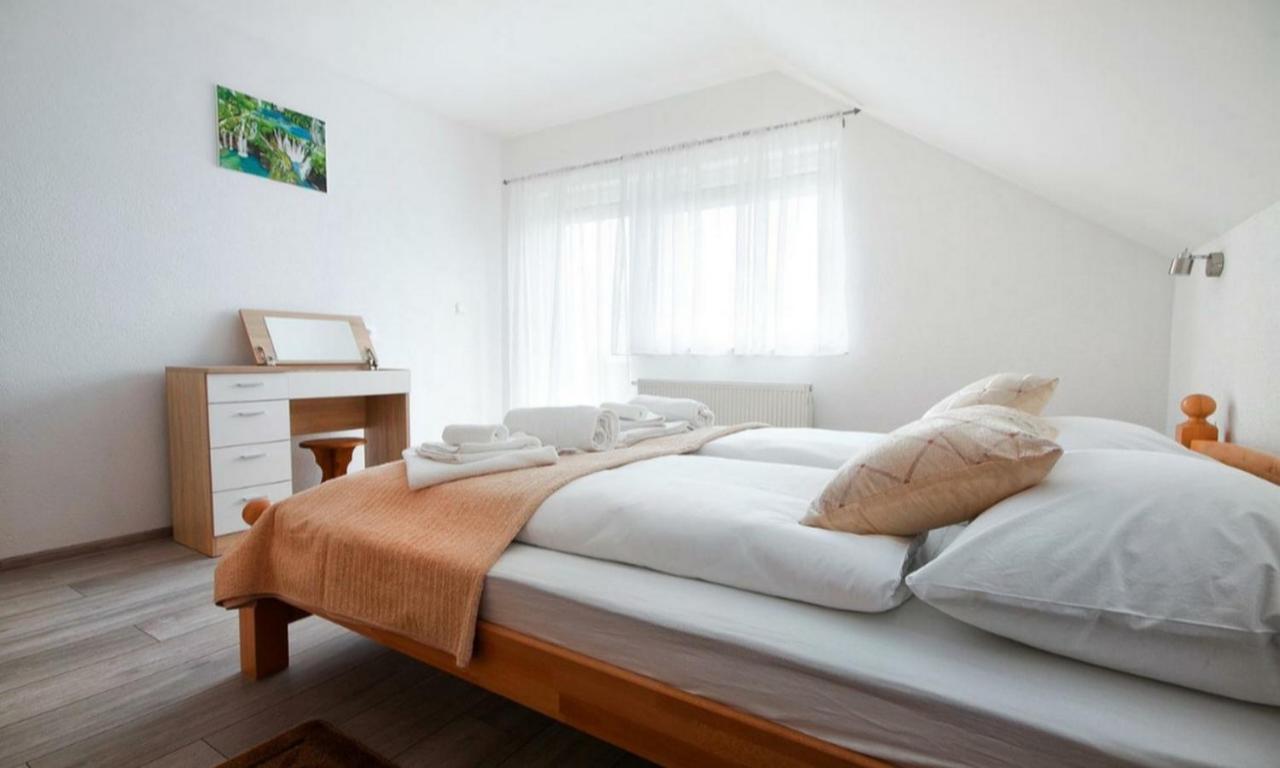 Apartment Josipa Seliste Dreznicko Eksteriør billede