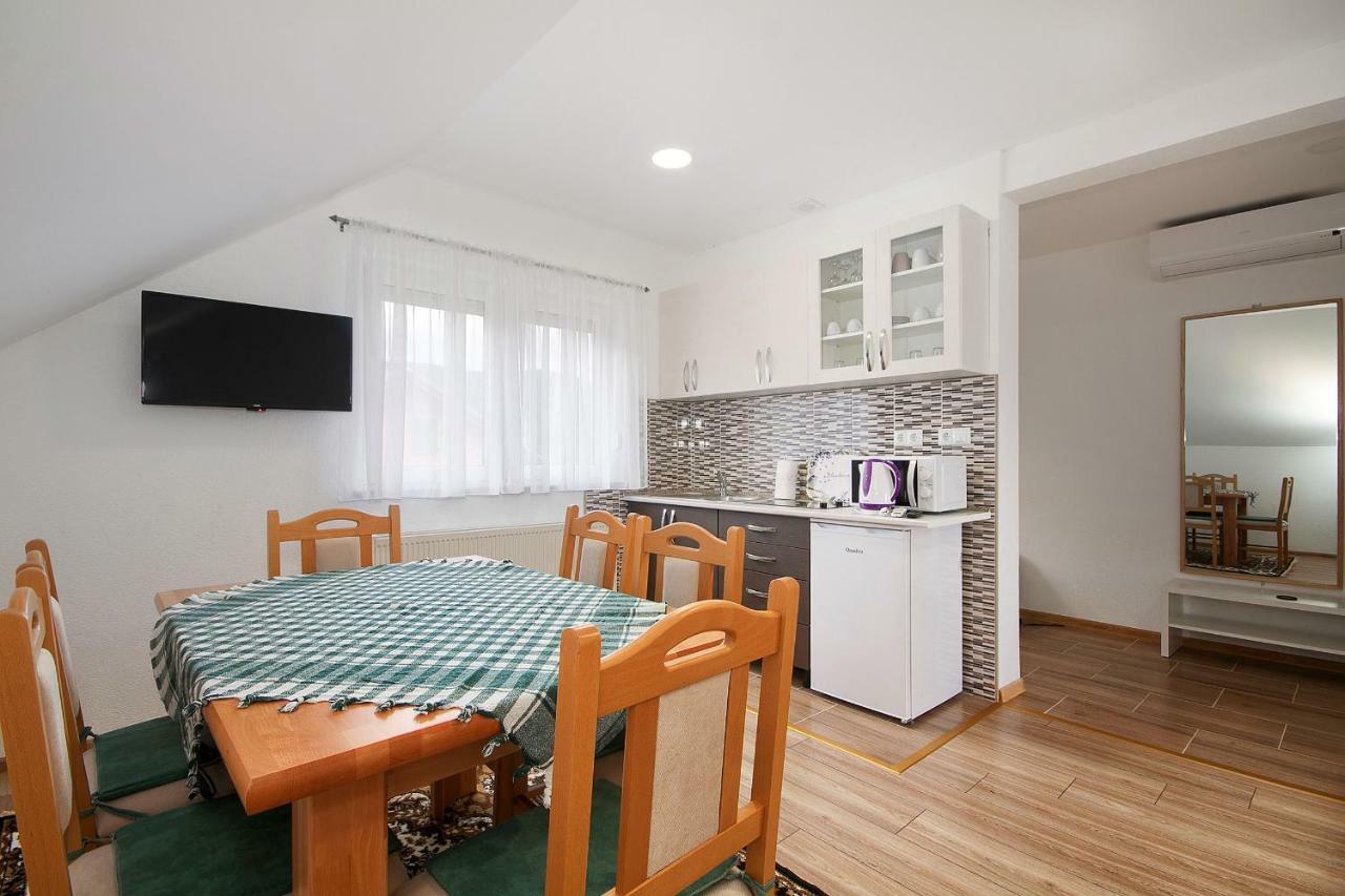Apartment Josipa Seliste Dreznicko Eksteriør billede