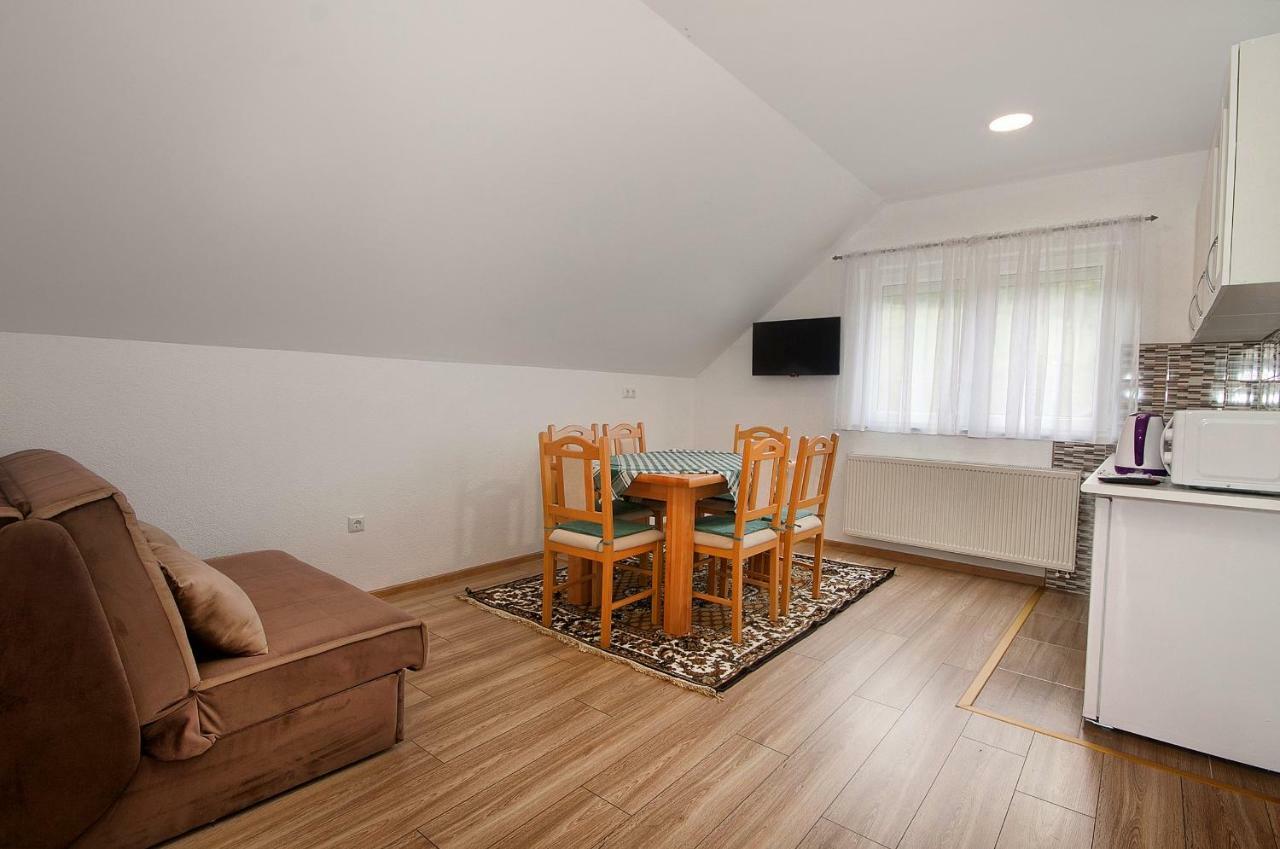 Apartment Josipa Seliste Dreznicko Eksteriør billede